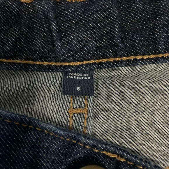 GAP Jean Shorts Dark Wash 4" Cuffed Size 6 - Picture 5 of 9